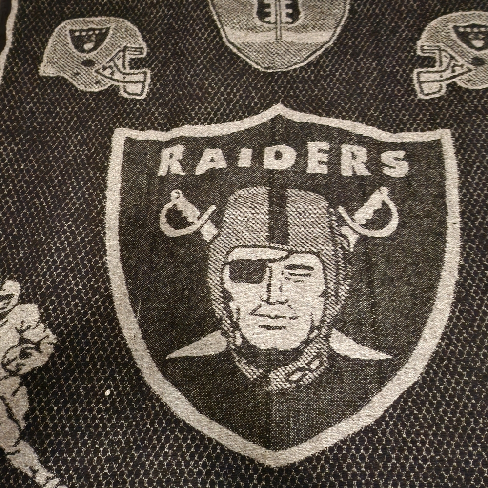 Raiders Poncho - Picture 3 of 8